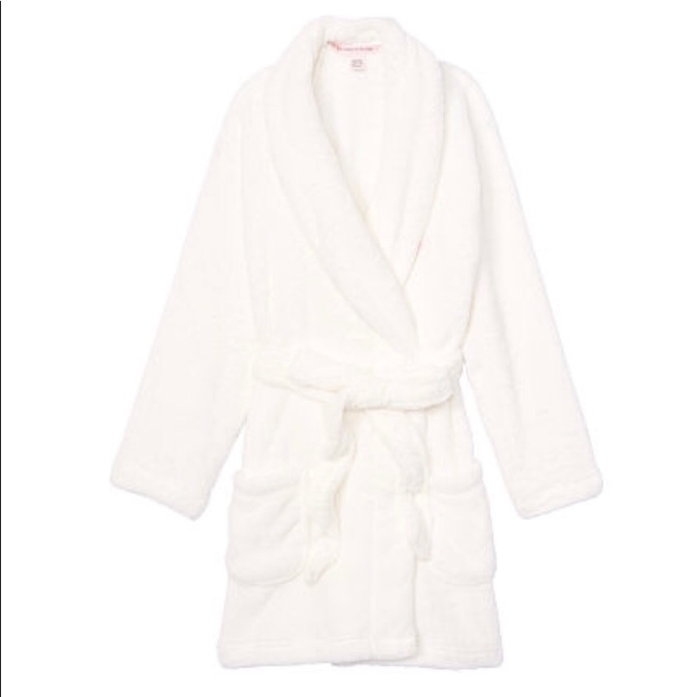 NEW Victoria’s Secret Robe - Picture 3 of 4